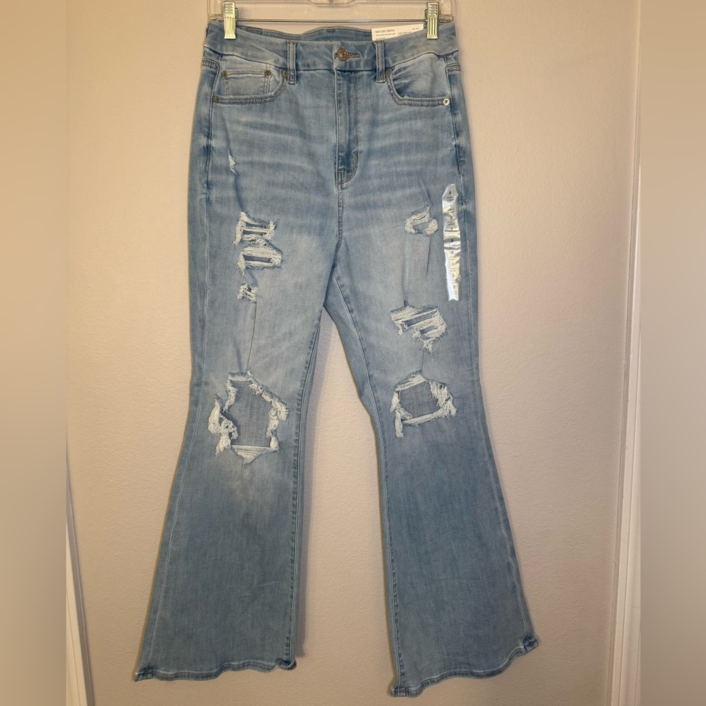 American Eagle Super Curvy High-Rise Flare